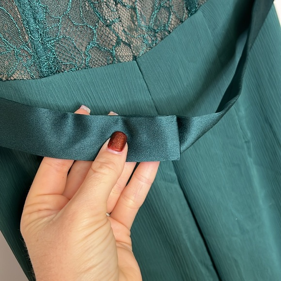 Vera Wang White Hunter Green Strapless Gown- 8 - Picture 5 of 9